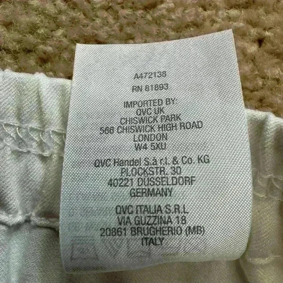 Isaac Mizrahi Live! Tall 24/7 Stretch Crop Pants with Pockets 14 TALL White - Picture 9 of 16